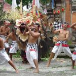barong-and-cris-dance-2